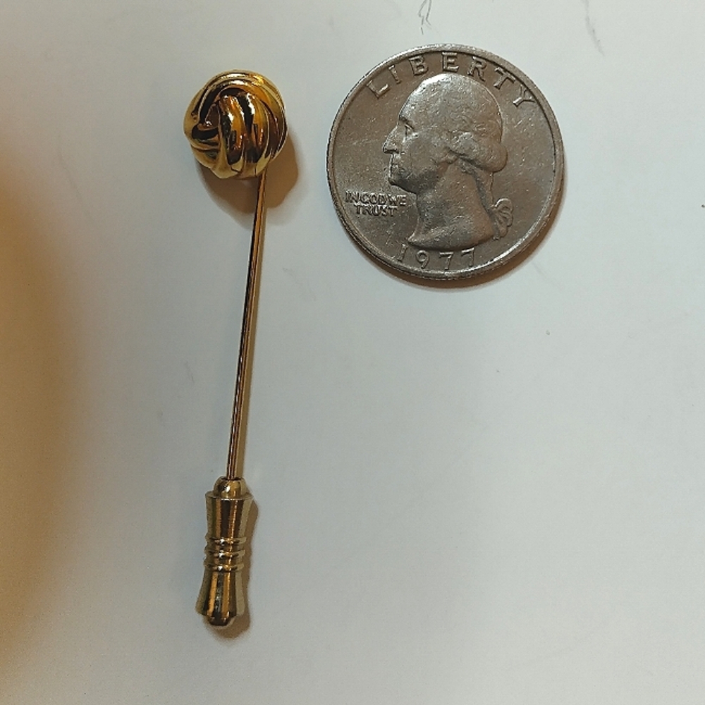 Vintage 1970's Gold Tone Crown Trifari Stick Pin